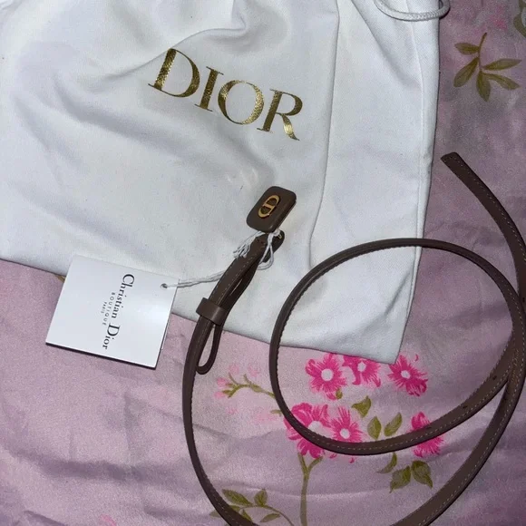 Dior Bobby Belt in Taupe 80cm

Original price: $750 Christian Dior Grained Calfskin Medium Bobby Flap Warm Taupe  main image 4